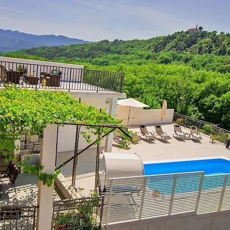 Vedrana Villa Zvecanje