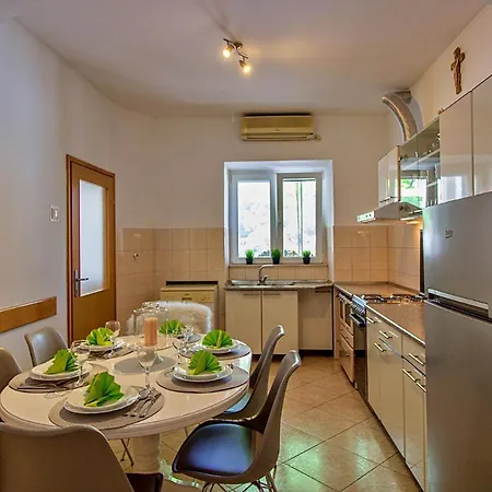 Vedrana Villa *
