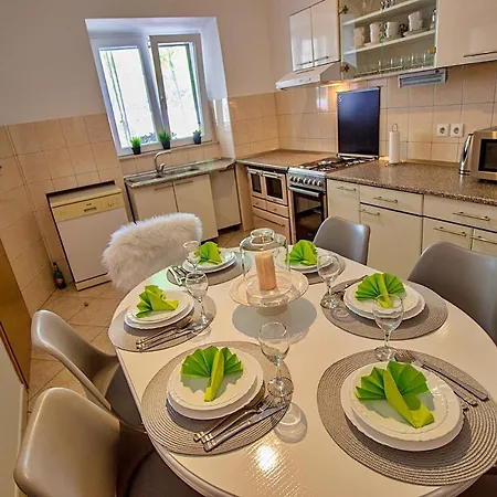 Vedrana Villa Zvecanje
